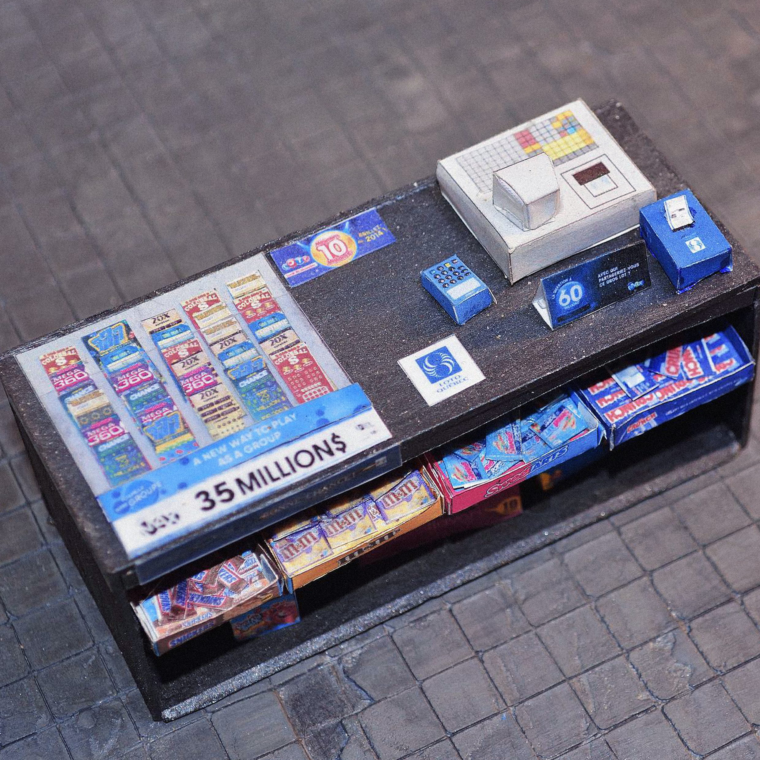 Chez Stony — reproduction miniature du dépanneur, visuel 7