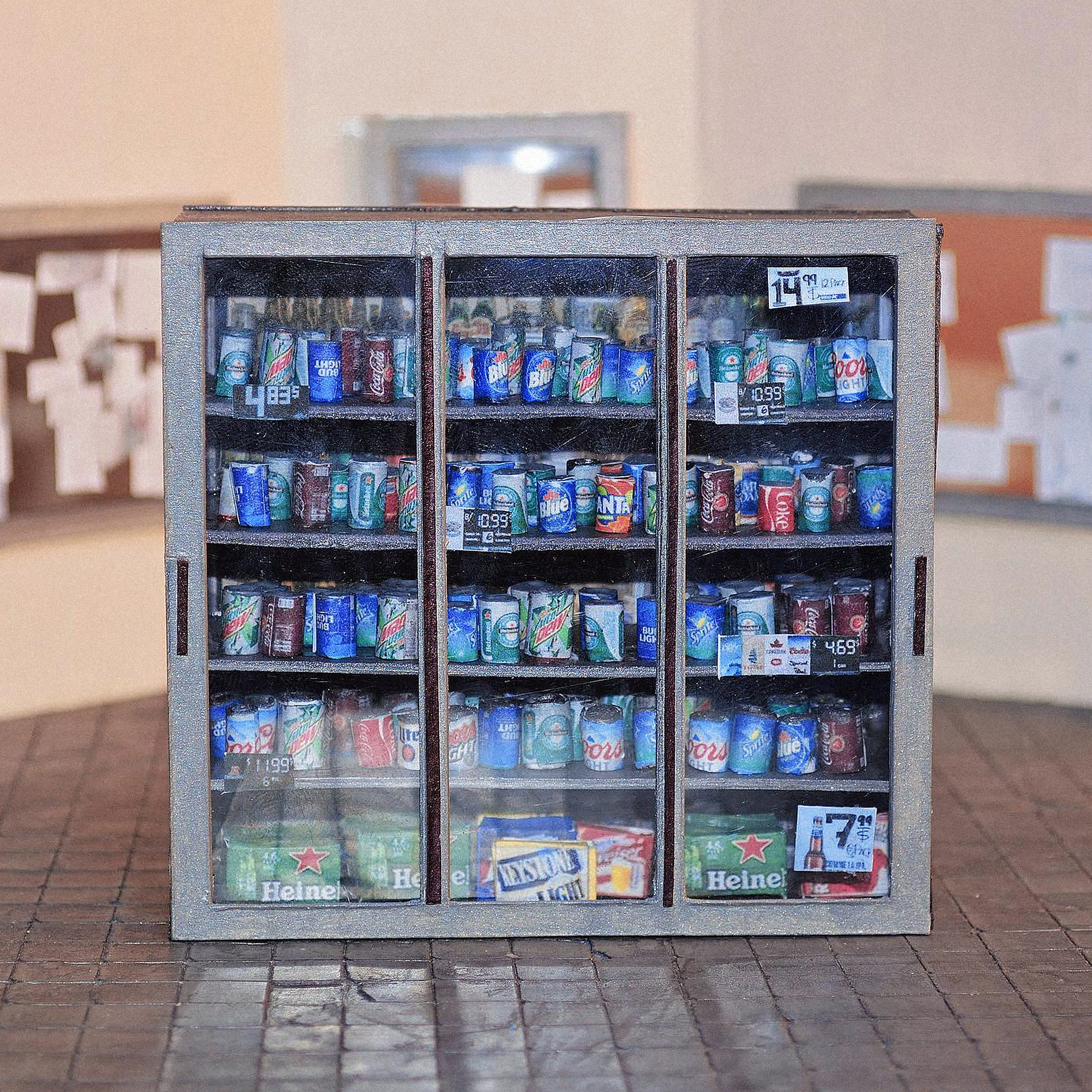 Chez Stony — reproduction miniature du dépanneur, visuel 9